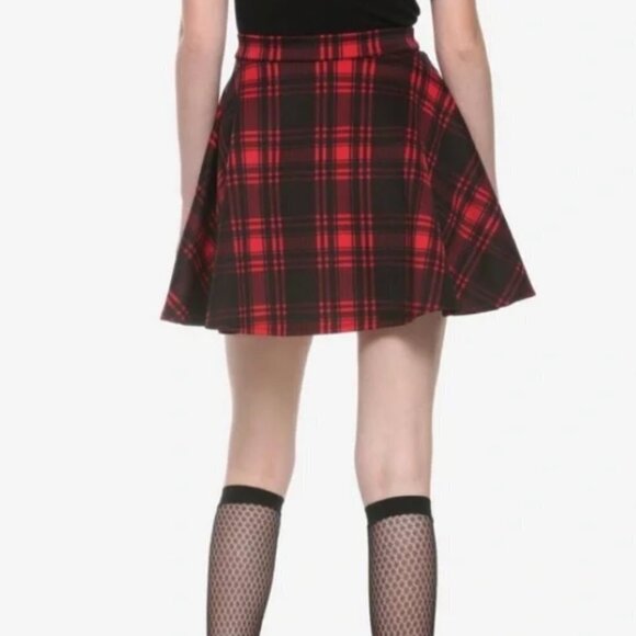 Hot Topic Red/Black Plaid O-Ring Mini Skater Skirt Size medium M 7 9 - Picture 4 of 11